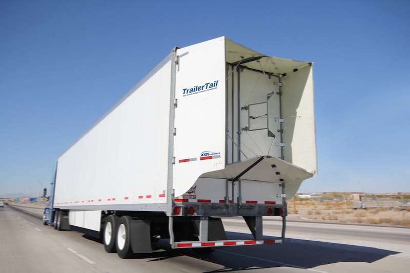 Freightliner entrega simulador de conducción a CANACAR