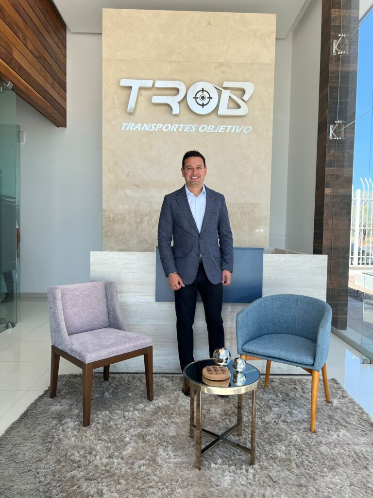 Alejandro López, CEO de la empresa Trob Transportes