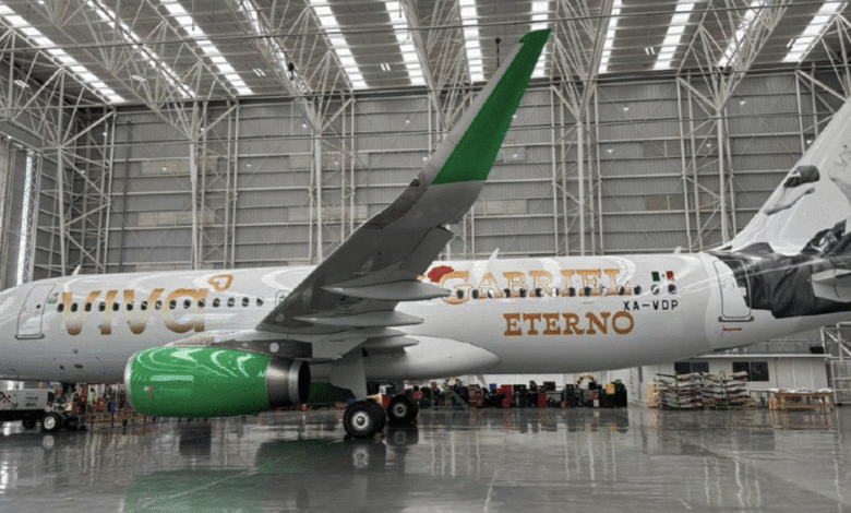 Viva Aerobus inmortaliza a Juan Gabriel "Eterno" con un avión conmemorativo 1 Viva