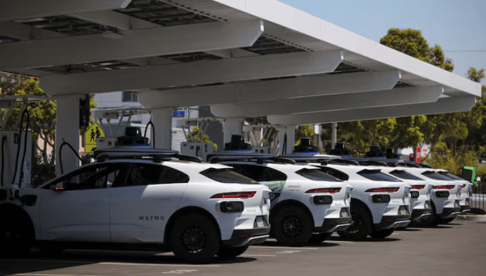 Waymo y Via integran robotaxis al transporte público en Arizona: revolución silenciosa en movilidad autónoma 1 waymo