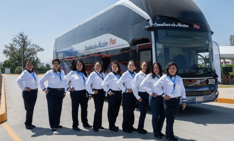 9 mujeres son la primera generación del programa “Conduce un Volvo”: un paso hacia la equidad en el transporte de pasajeros 1 9 mujeres