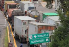 Bloqueo de transportistas en la Carretera Federal 136