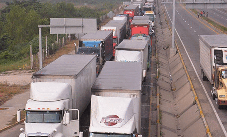 Desvíos masivos y riesgo logístico: la Vía Corta Parral–Chihuahua colapsa por bloqueos nacionales 1 Captura de pantalla 2025 11 27 a las 10.15.20 p.m